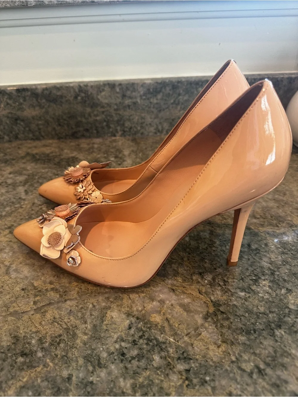 kate spade nude patent leather floral-appliqué pointed-toe pumps